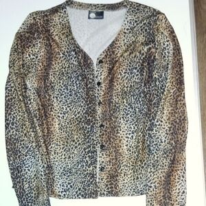 Womans Leopard Print Button-Up Light Shirt (S) Long Sleeve. Vintage